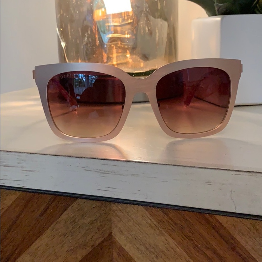 NWOT Diff sunglasses!